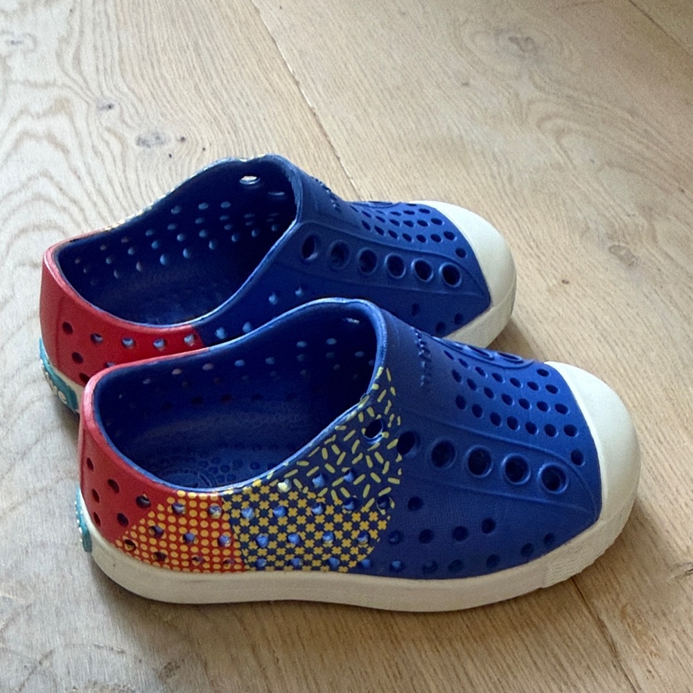 Native Kids Blue and Red Water Shoes